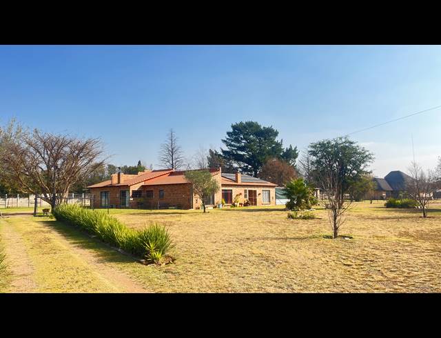 7,550M² SMALLHOLDING FOR SALE IN BREDELL